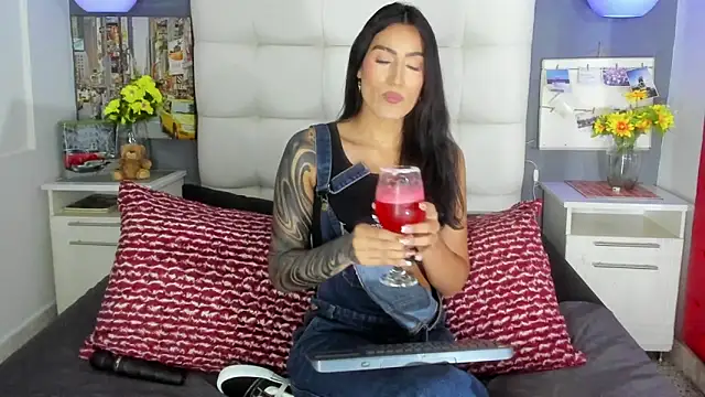 Taly Fox online show from 11-29-25, 09:37