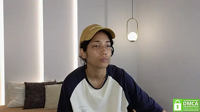 hot little bunny online show from 09-17-25, 09:06