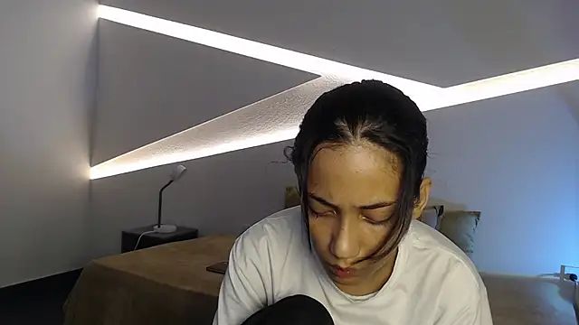 hot little bunny online show from 10-08-25, 09:59