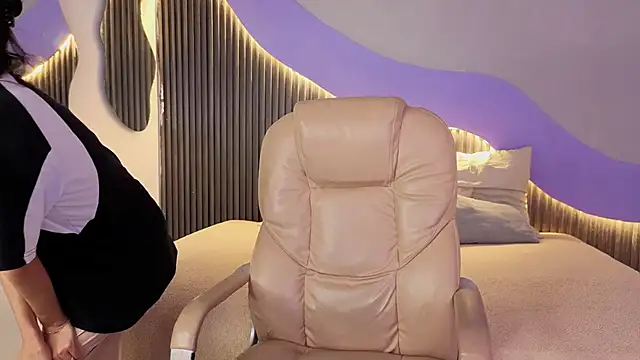 hot little bunny online show from 02-02-26, 09:03