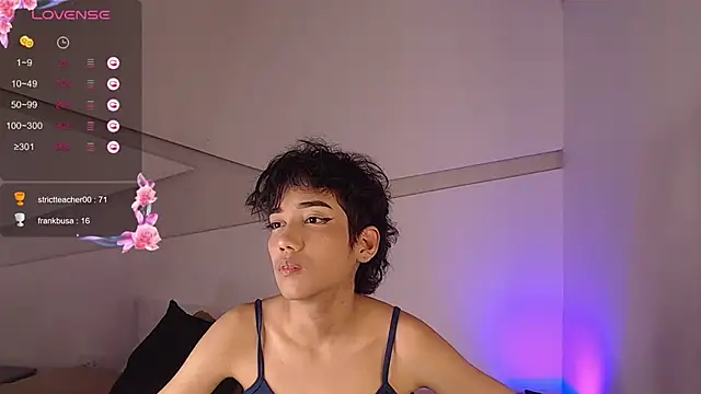 hot little bunny online show from 03-10-25, 12:39