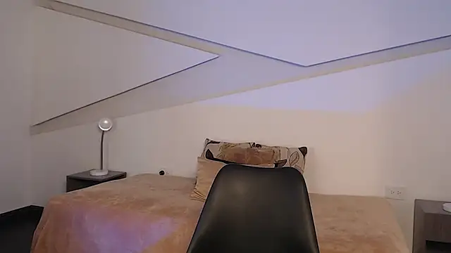 hot little bunny online show from 01-08-26, 10:05