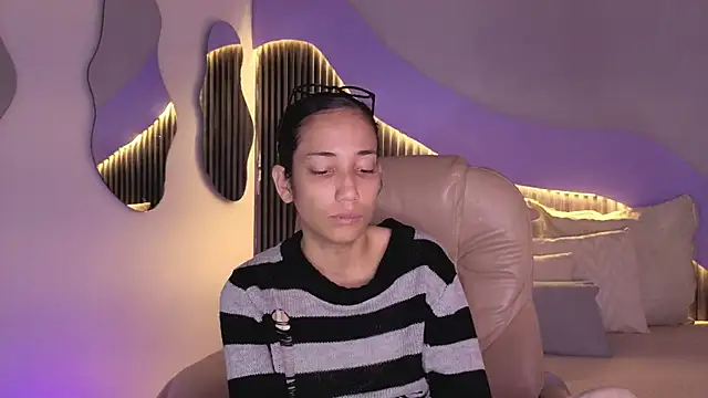 hot little bunny online show from 02-09-26, 08:51