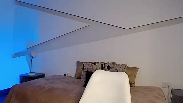 hot little bunny online show from 11-07-25, 09:52