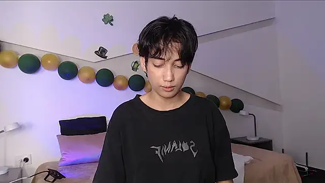 hot little bunny online show from 03-18-25, 11:42