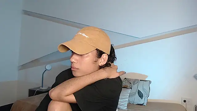 hot little bunny online show from 10-05-25, 09:05