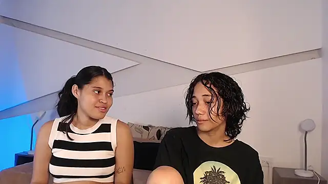 hot little bunny online show from 11-12-25, 09:18