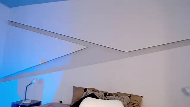 hot little bunny online show from 10-21-25, 08:52