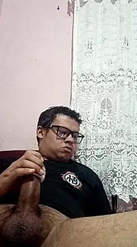 Snapshot of Novin18RJ chatting on 03-08-25, 10:00 Novin18RJ online show from 03-08-25, 10:00