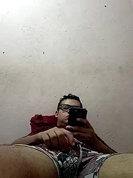 Snapshot of Novin18RJ chatting on 02-18-25, 01:44 Novin18RJ online show from 02-18-25, 01:44