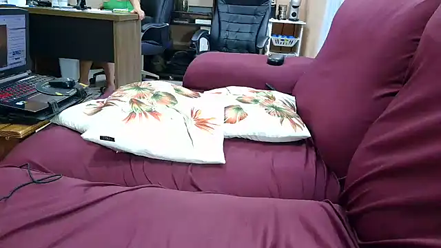 Snapshot of Kellynha_Sweet chatting on 12-02-25, 09:27 Kellynha Sweet online show from 12-02-25, 09:27