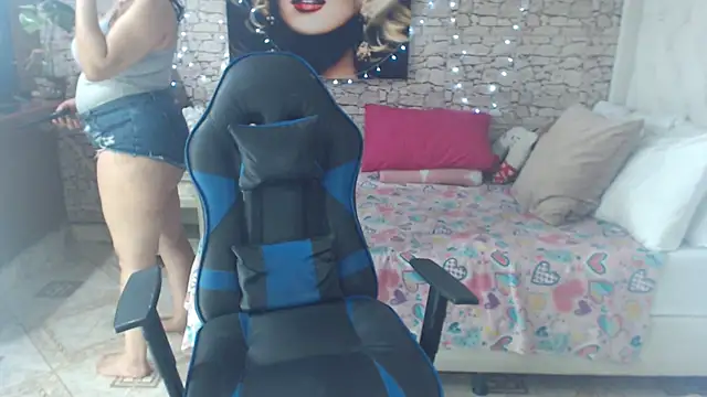 Snapshot of AlissonTyler4u chatting on 09-21-25, 12:16 AlissonTyler4u online show from 09-21-25, 12:16