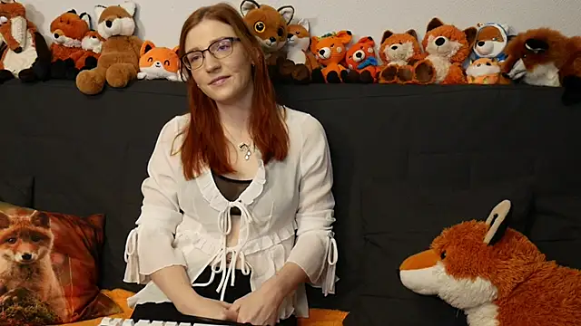 FinaFoxy online show from 07-18-26, 10:35