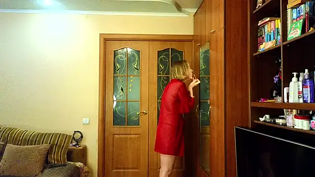 YourQueenX online show from 03-06-26, 08:42