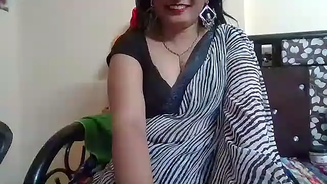 Snapshot of NautyBabe chatting on 10-08-25, 05:13 NautyBabe online show from 10-08-25, 05:13