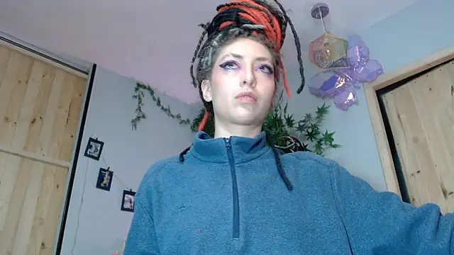 VickyJackson  online show from 12-02-25, 12:11