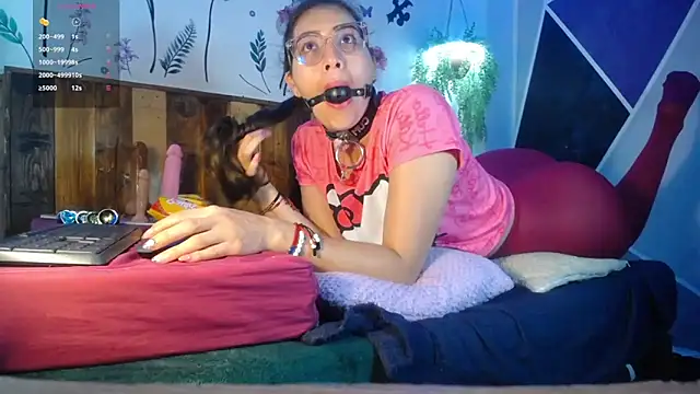 DaMikaela  online show from 11-09-25, 01:59