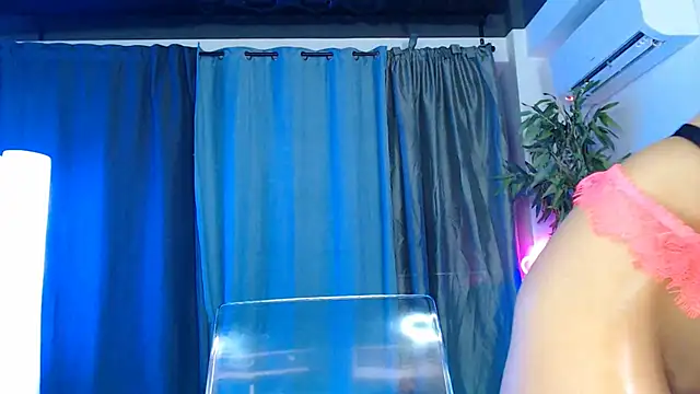 DanieleAida online show from 10-15-25, 05:39