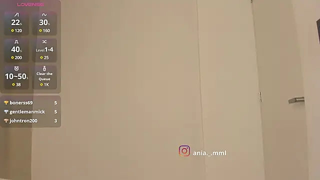 Snapshot of Ania_jones chatting on 03-21-25, 11:12 Ania jones online show from 03-21-25, 11:12