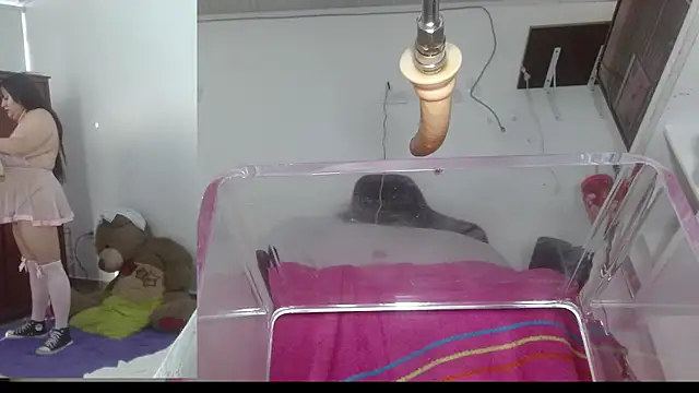 Snapshot of sammyEvans__ chatting on 10-24-25, 12:04 sammyEvans online show from 10-24-25, 12:04