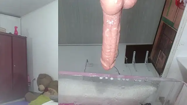 Snapshot of sammyEvans__ chatting on 12-20-25, 12:24 sammyEvans online show from 12-20-25, 12:24