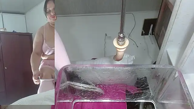 Snapshot of sammyEvans__ chatting on 10-18-25, 02:24 sammyEvans online show from 10-18-25, 02:24