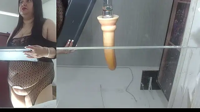 Snapshot of sammyEvans__ chatting on 10-29-25, 01:10 sammyEvans online show from 10-29-25, 01:10