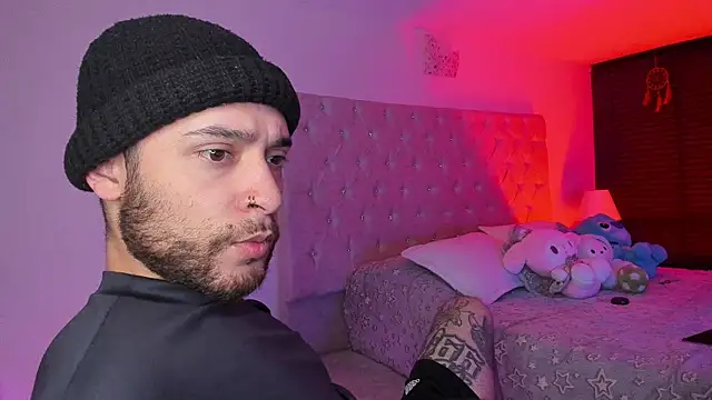 AbbyAndChris2 online show from 04-28-26, 07:02