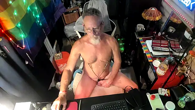 Snapshot of Daddysthick chatting on 09-26-25, 03:57 Daddysthick online show from 09-26-25, 03:57