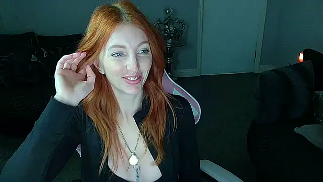 Red firesquirt online show from 03-17-25, 02:12