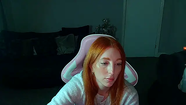 Red firesquirt online show from 02-21-25, 02:48