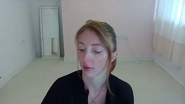 Red firesquirt online show from 06-10-26, 02:07
