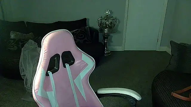 Red firesquirt online show from 09-10-25, 08:52