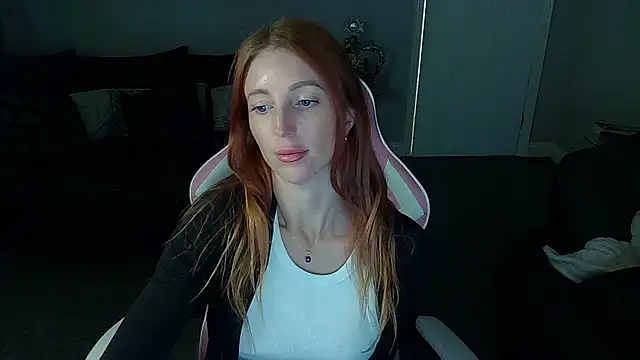 Snapshot of Red_firesquirt chatting on 01-12-26, 12:45 Red firesquirt online show from 01-12-26, 12:45