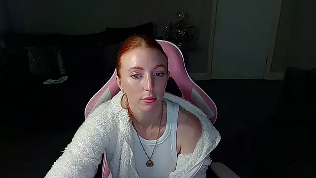 Red firesquirt online show from 02-12-25, 02:54