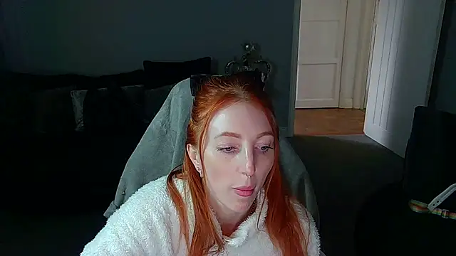 Red firesquirt online show from 02-05-25, 03:09