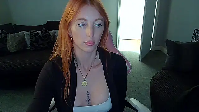 Red firesquirt online show from 09-12-25, 12:05