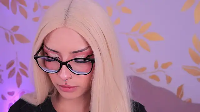 Misselektra   online show from 10-15-25, 04:00