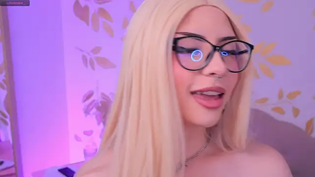 Misselektra   online show from 09-18-25, 04:04