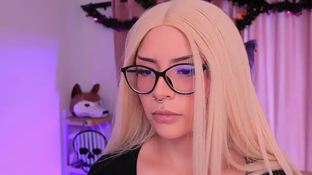 Misselektra   online show from 10-18-25, 01:24