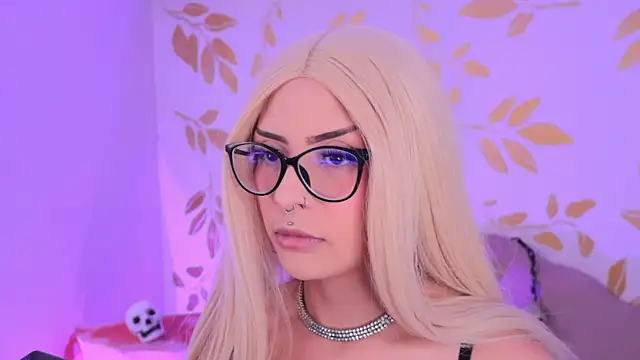 Misselektra   online show from 10-17-25, 04:16