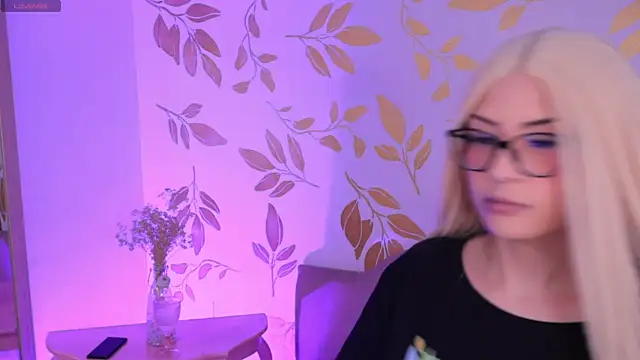 Misselektra   online show from 09-10-25, 04:44