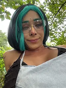 Snapshot of Mydreams69 chatting on 06-15-26, 04:28 Mydreams69 online show from 06-15-26, 04:28