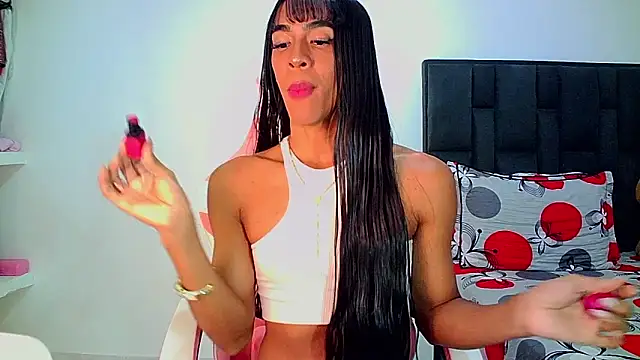 Snapshot of carmen14 chatting on 06-06-26, 05:12 carmen14 online show from 06-06-26, 05:12
