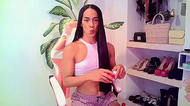 Snapshot of carmen14 chatting on 05-02-26, 03:01 carmen14 online show from 05-02-26, 03:01