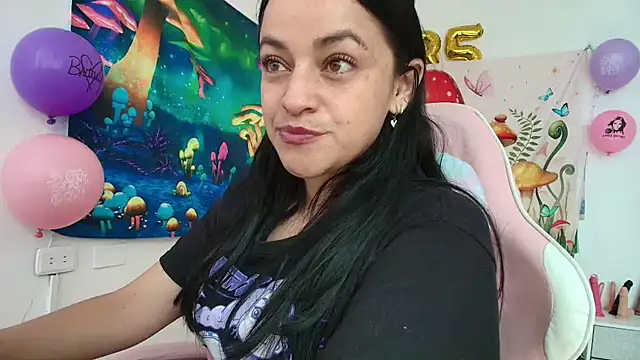 LovelyAzucena online show from 05-09-26, 02:31