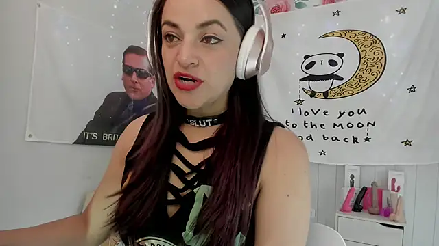 LovelyAzucena online show from 09-26-25, 02:02