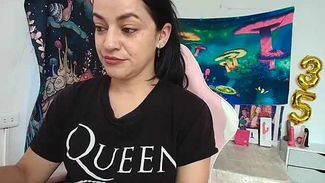 LovelyAzucena online show from 05-23-26, 02:49