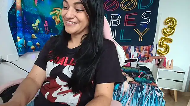 LovelyAzucena online show from 05-29-26, 03:40