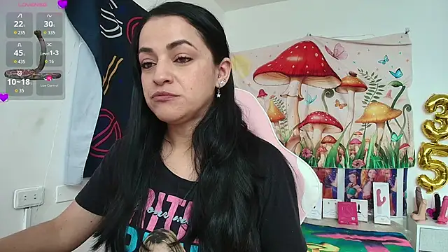 LovelyAzucena online show from 05-22-26, 02:59